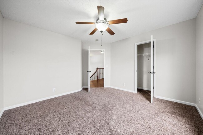 Building Photo - Beautiful, Large Home Close to Ft. Campbell and I24