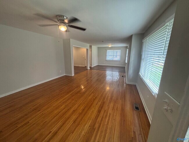 Building Photo - 312 Orange Cir