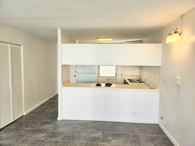 Building Photo - 5122 Likini St