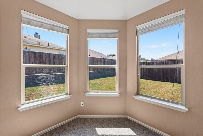 Building Photo - 417 Hackberry Dr