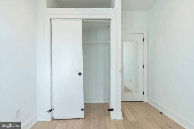 Building Photo - 965 Frankford Ave