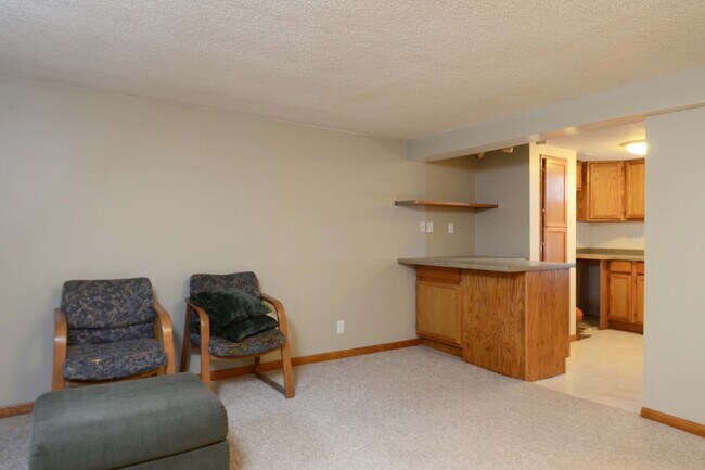 Building Photo - Gorgeous 3 Bed, 2 Bath Kingfield Home Available 9/10!