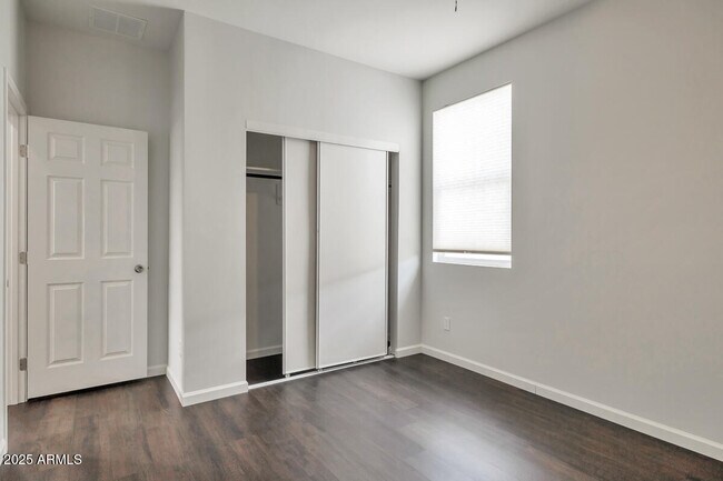 Building Photo - 1238 S 14th St
