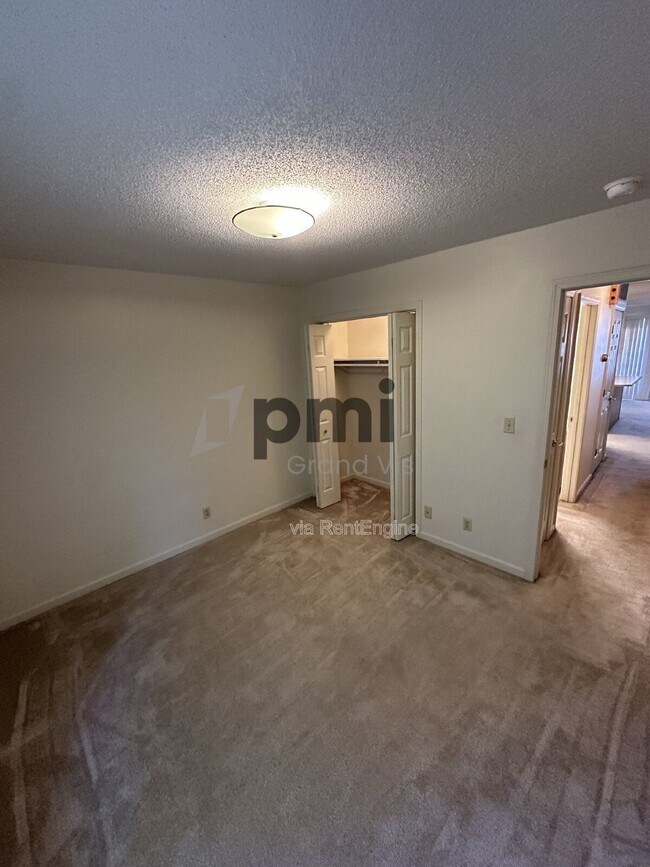 Building Photo - 1308 Arthur Ave