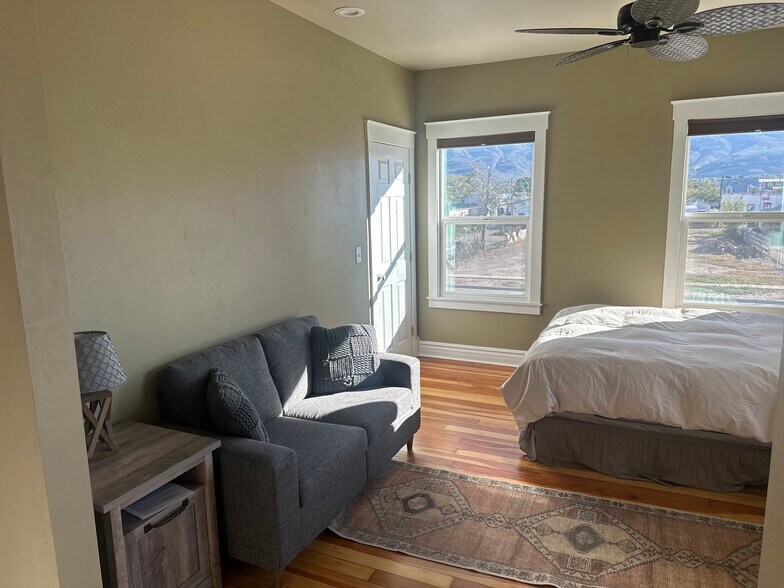 Building Photo - 1309 Michigan Ave