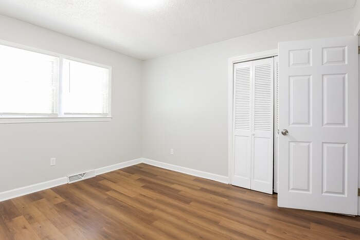 Building Photo - 12 Woodleigh Dr