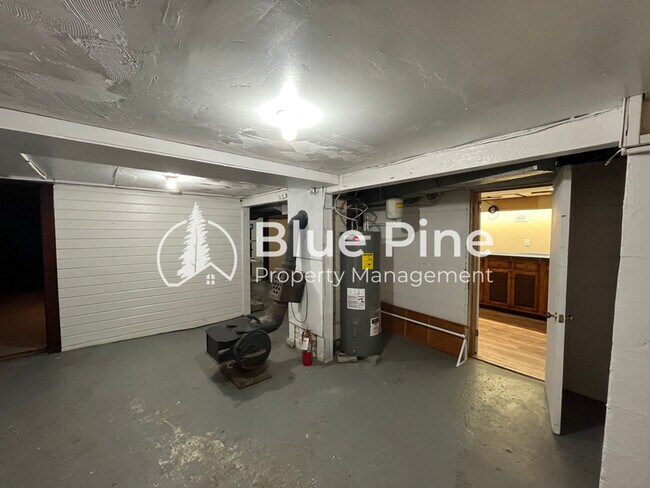 Building Photo - 542 K St