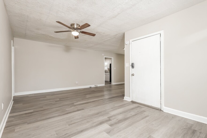 Building Photo - 2839 Schaul St