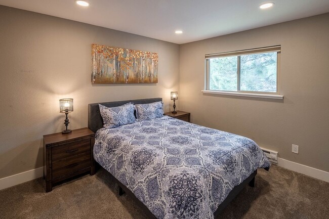 Building Photo - Tahoe Donner- Long Term Rental $2900