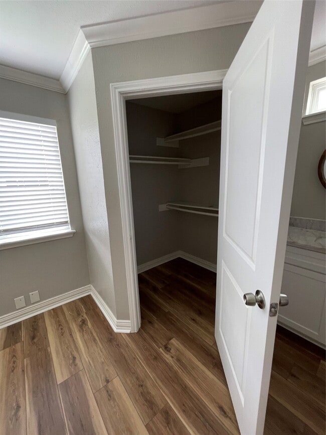 Building Photo - 10315 Sommerville Ave