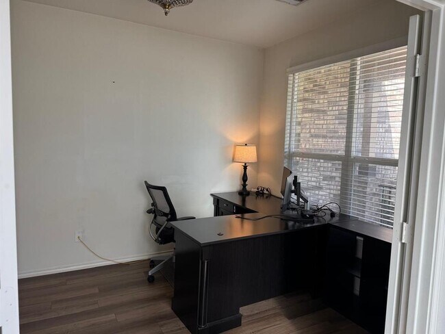 Building Photo - 505 Weizenbock Ln