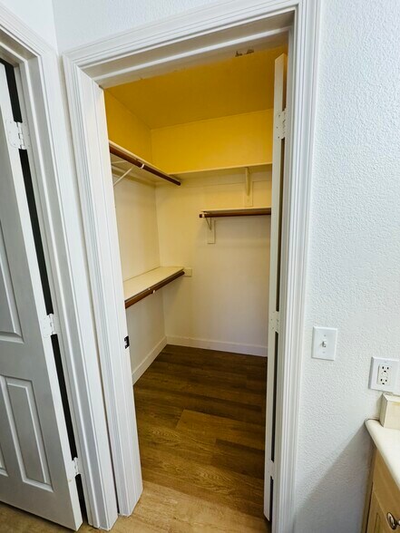 Building Photo - 7008 E Gold Dust Ave