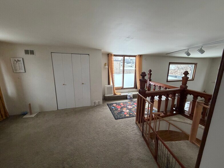 Building Photo - 261 Averill Ave