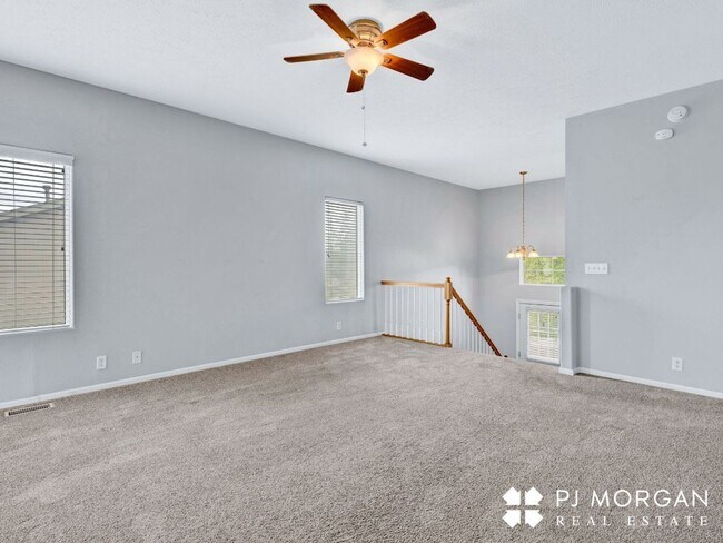 Building Photo - Charming 3 bedroom, 2 bathroom Duplex with...