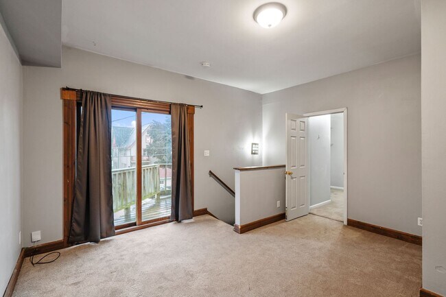 Building Photo - Maryland Lower near UWM