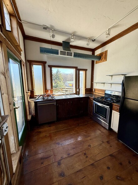 Kitchen - 628 W Market St