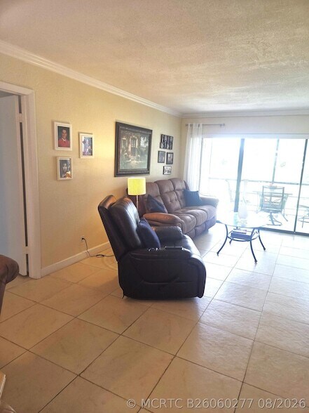 Building Photo - 5715 Fairway Park Dr