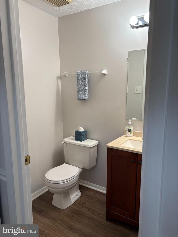 Building Photo - 9232 Pinenut Ct