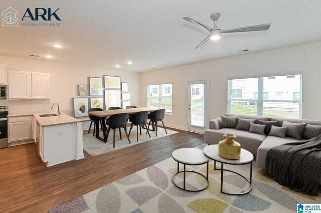 Building Photo - 136 The Heights Dr