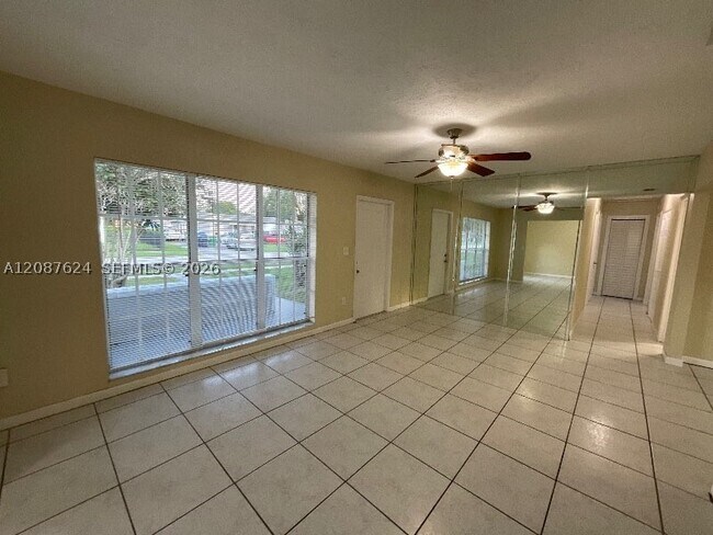 Building Photo - 14202 SW 110th Ave