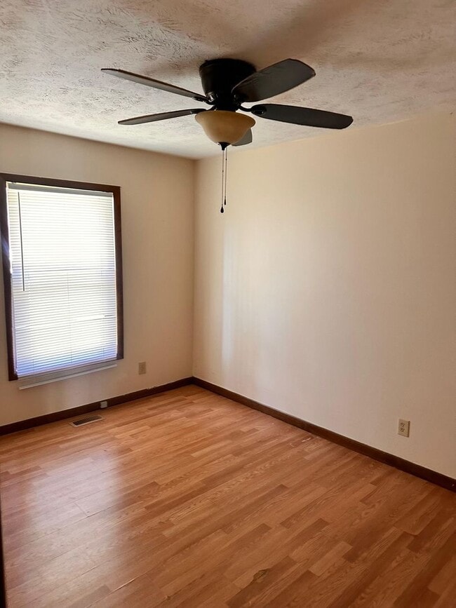 Building Photo - 3 BED 2 BATH IN PRIME AREA FAYETTEVILLE NC