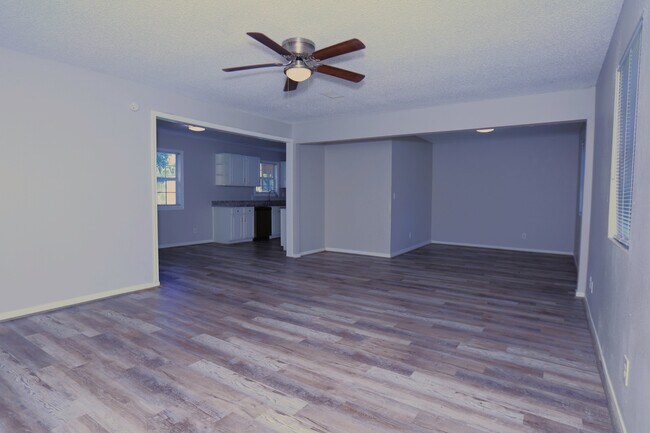 Building Photo - 1117 County Rd 515