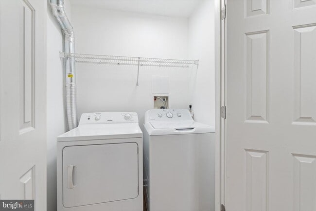 Building Photo - 7022 Dasher Farm Ct