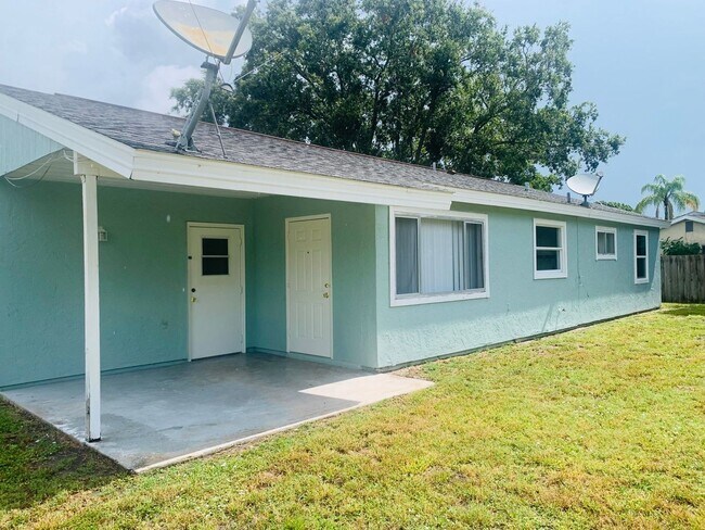 Building Photo - VERO BEACH HIGHLANDS