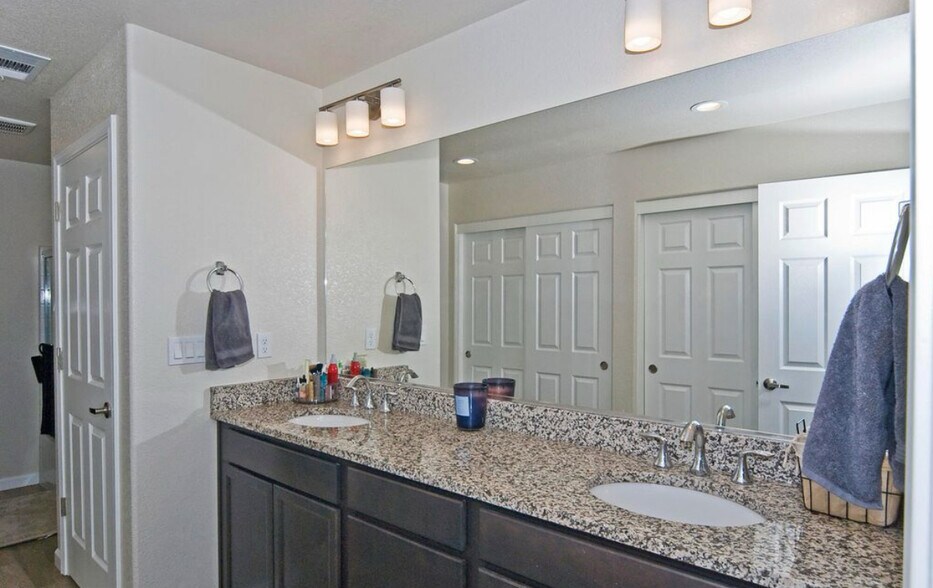 Building Photo - 3628 Pocono Downs Dr