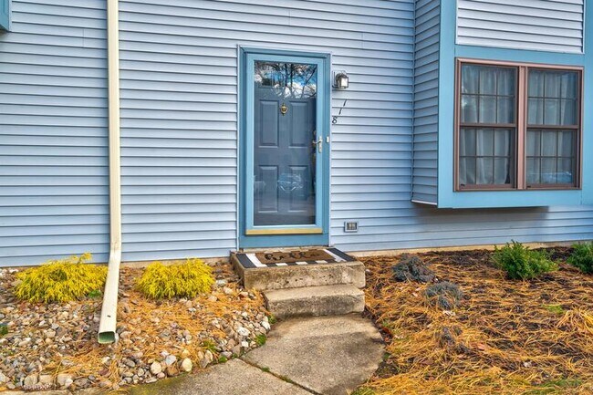 Building Photo - 811 Kings Croft Dr