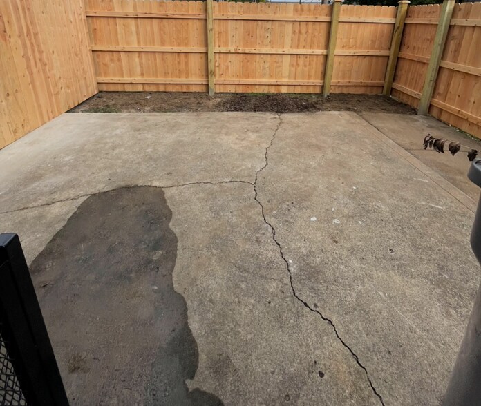 Building Photo - 2159-2159 Bellefontaine St