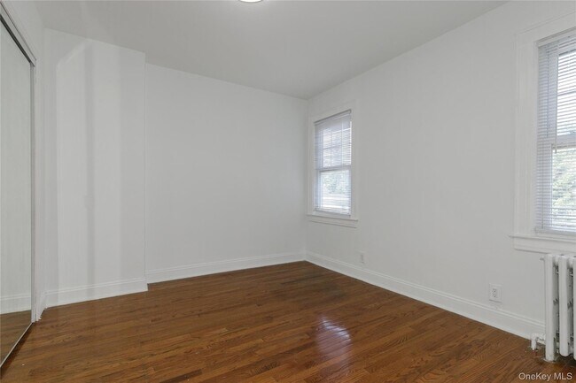 Building Photo - 11 A Floyd Pl