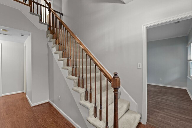Building Photo - Your Dream Home Awaits!