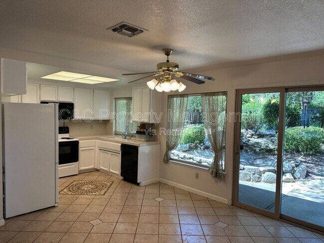 Building Photo - 8190 E Granite Dr