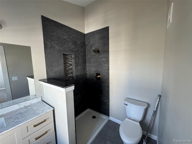 Building Photo - 115 Georgetown Square N