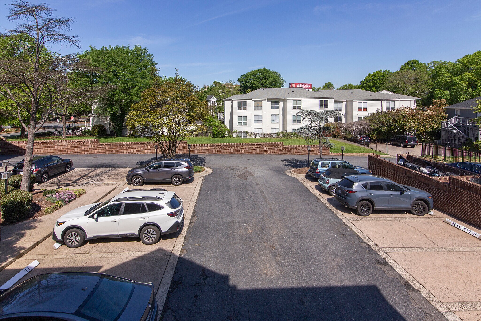 Building Photo - 212 W 10th St