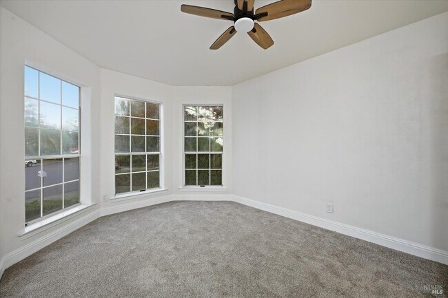 Building Photo - 1395 Grove Ct