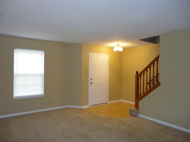 Building Photo - 1332 Clove Ct