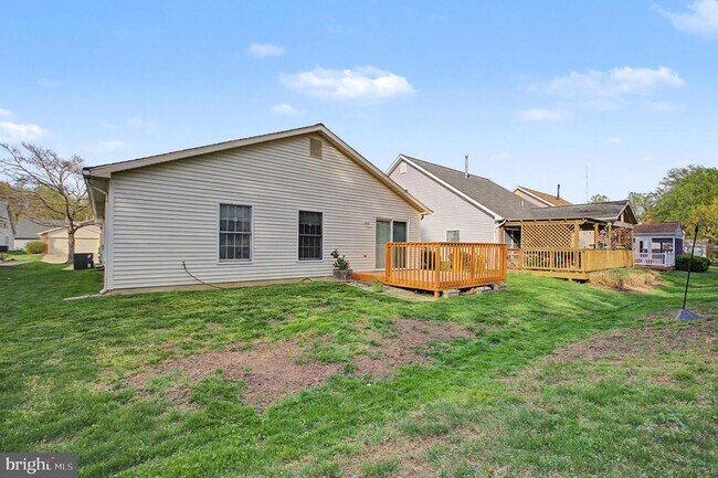 Building Photo - 795 Eastern Point Rd