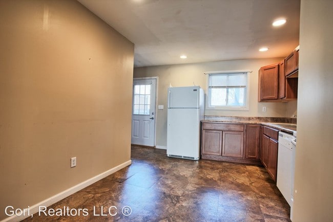 Building Photo - 1514 Schiller Ave
