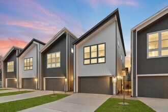 Building Photo - 4210 McKinley St