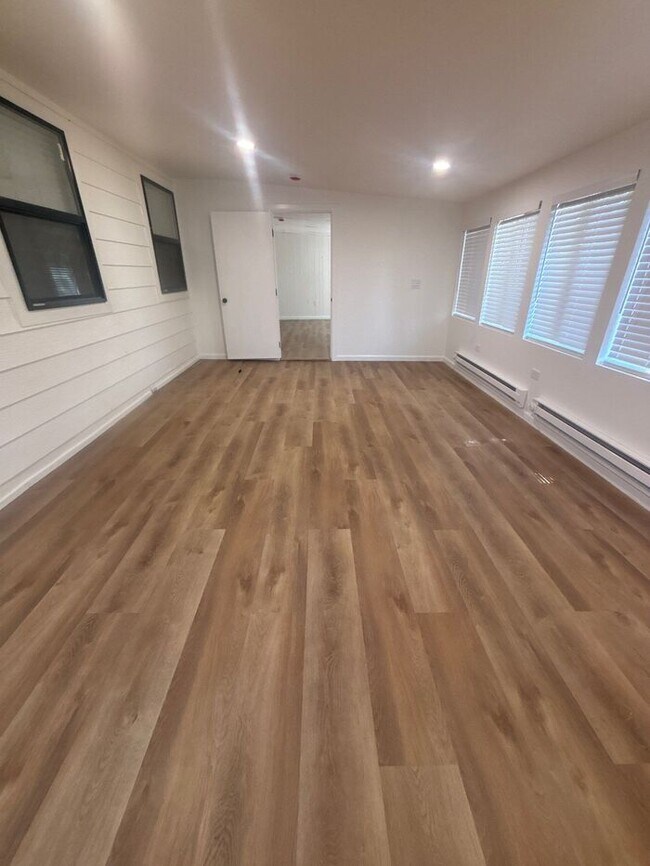 Building Photo - Lots of space and flexibility in a convenient Wheat Ridge Location