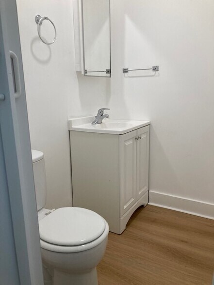 Building Photo - 665 Washington St