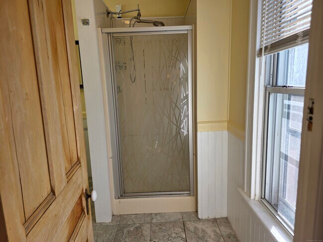 Building Photo - 16 Tilley St