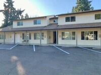 Building Photo - Junction City 2 bedroom  like- NEW interior!