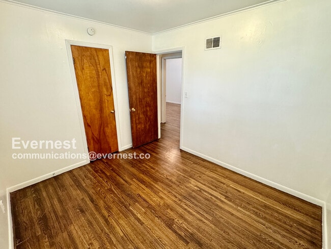 Building Photo - 208 S 74th E Ave