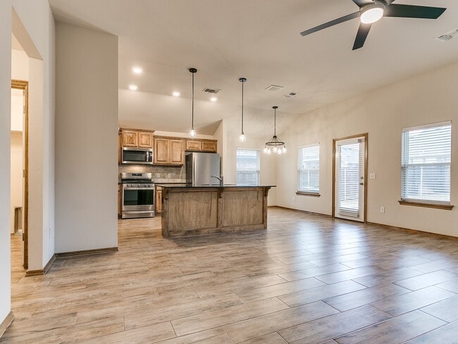 Building Photo - 3421 Pagoda Pead Dr