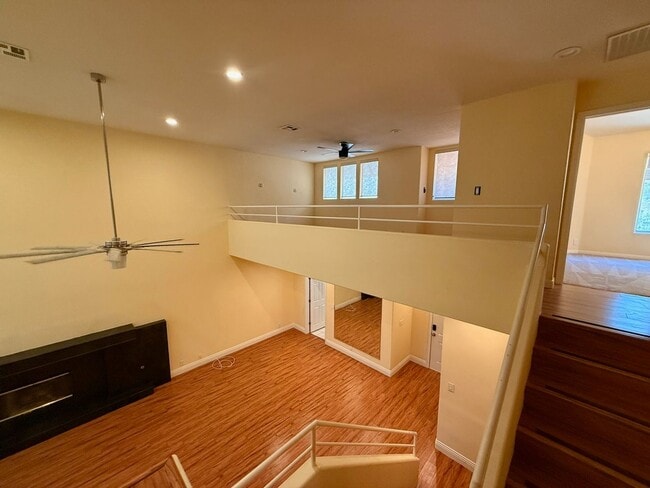 Building Photo - Gorgeous Spanish Trails 3BR House for lease!