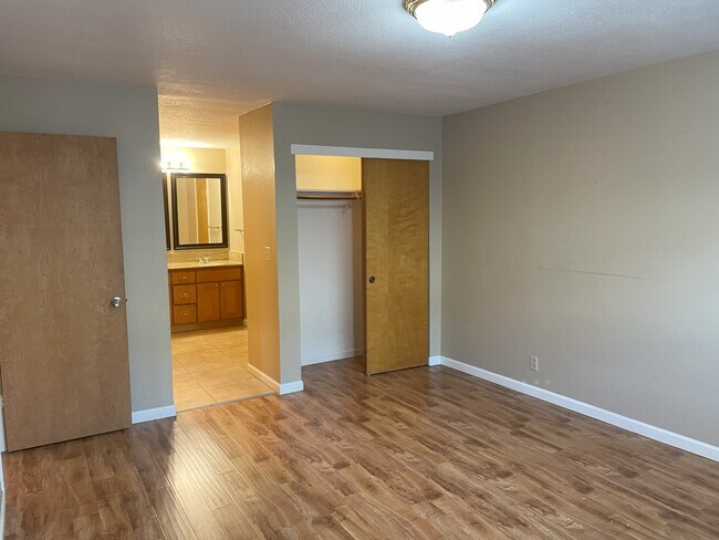 Building Photo - 43120 Starr St