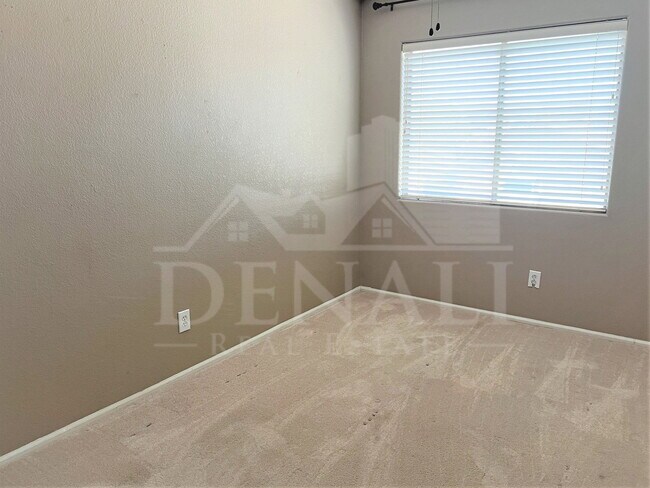 Building Photo - 2520 N 109th Ave